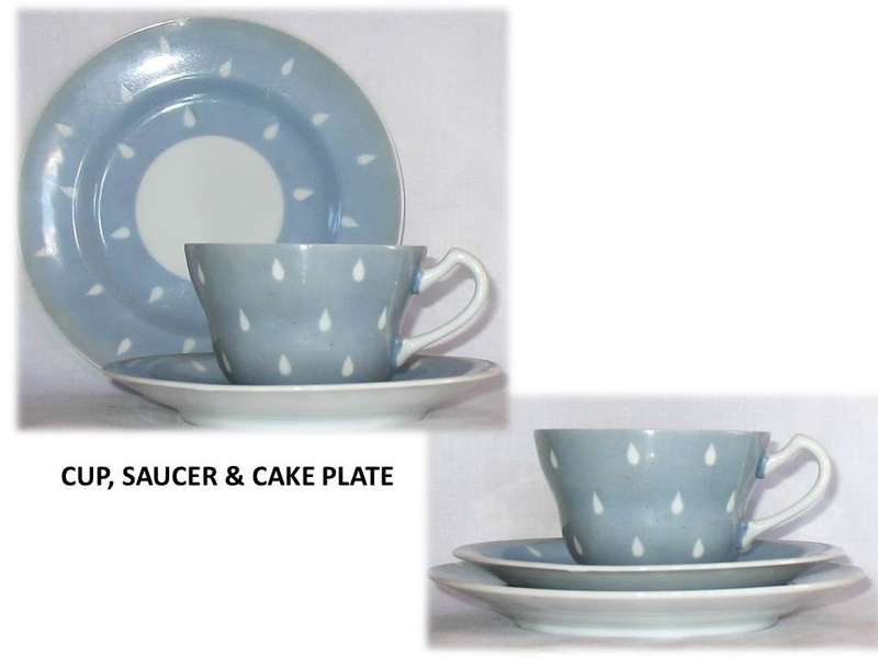 **TEA CUP **VINTAGE TRIO IN BLUE & WHITE TEARDROP MOTIF