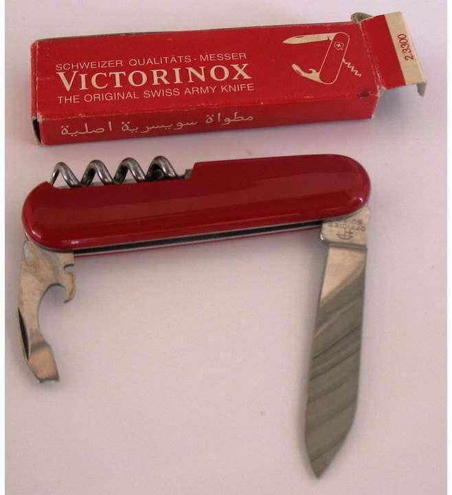 SWISS KNIFE 9CM  IN ORIGINAL BOX * NEVER USED