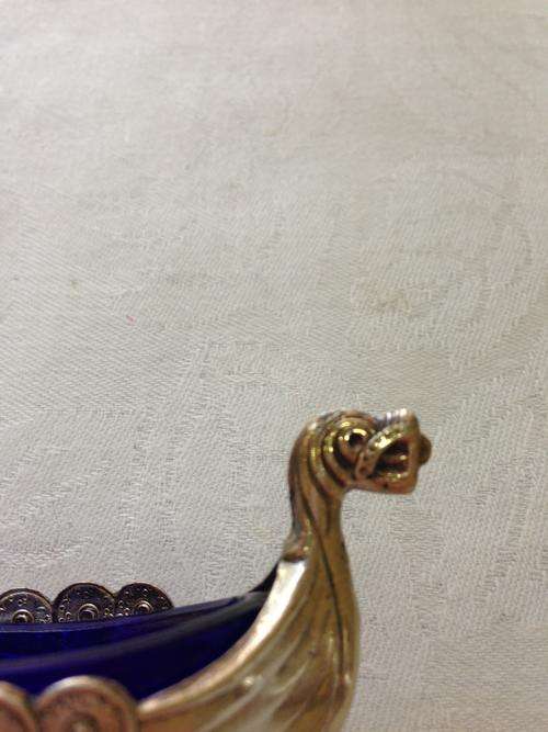 RARE VINTAGE VIKING BOAT SALT CELLAR  HIGHLY COLLECTABLE