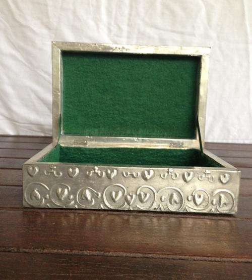 SHABBY CHIC HANDCRAFTED  PEWTER TRINKET BOX