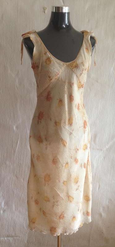 ELEGANT CATHERINE MOORE SUMMER DRESS