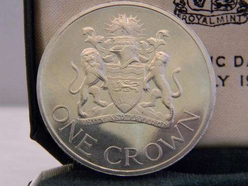 1 CROWN PROOF-1966 MALAWI -REPUBLIC DAY-BEAUTIFUL GREEN CASE