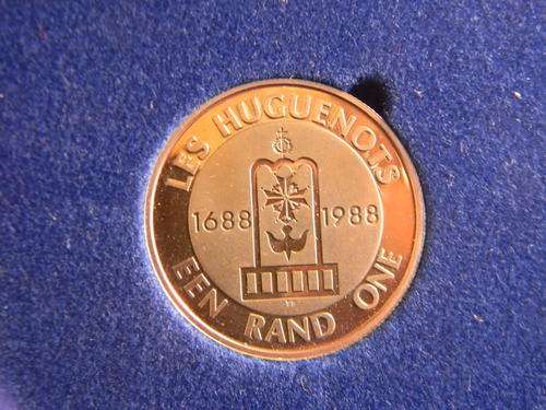 LES HUGUENOTS-1488 TO 1988-A BRILLIANT UNC TO HAVE GRADED!!!!