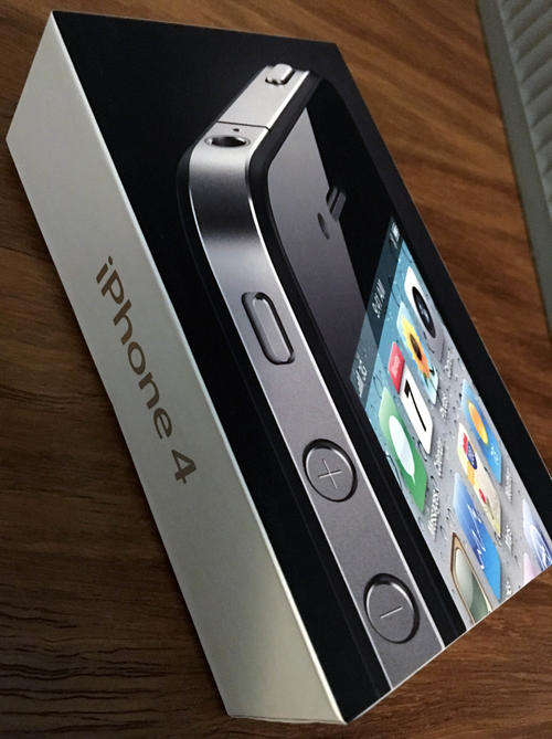 Apple iPhone 4 (16GB)
