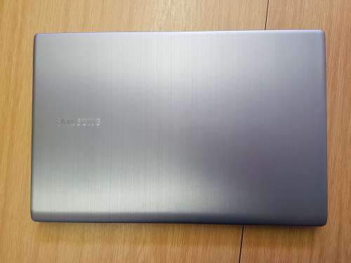SAMSUNG 7 Chronos 15.6 Ultrabook / Windows 10 / Microsoft Office 365