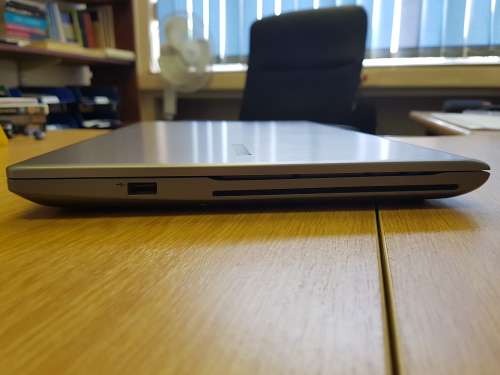 SAMSUNG 7 Chronos 15.6 Ultrabook / Windows 10 / Microsoft Office 365