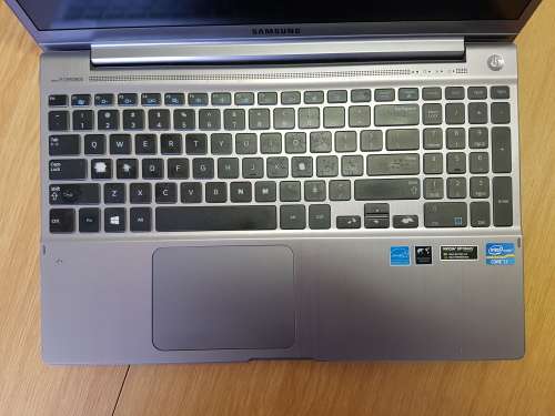 SAMSUNG 7 Chronos 15.6 Ultrabook / Windows 10 / Microsoft Office 365