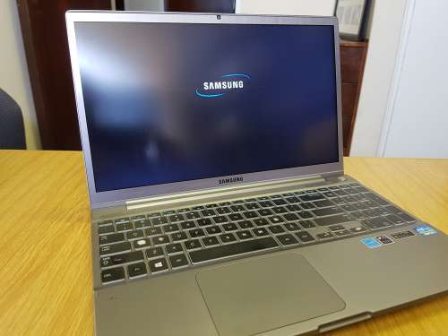 SAMSUNG 7 Chronos 15.6 Ultrabook / Windows 10 / Microsoft Office 365