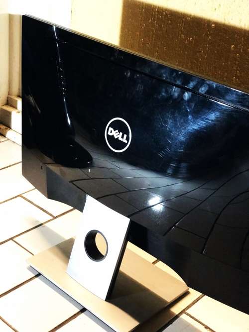 Dell 27 LED Backlit LCD Monitor IPS Full HD 1080p, 1920x1080 at 60 Hz HDMI VGA, Black