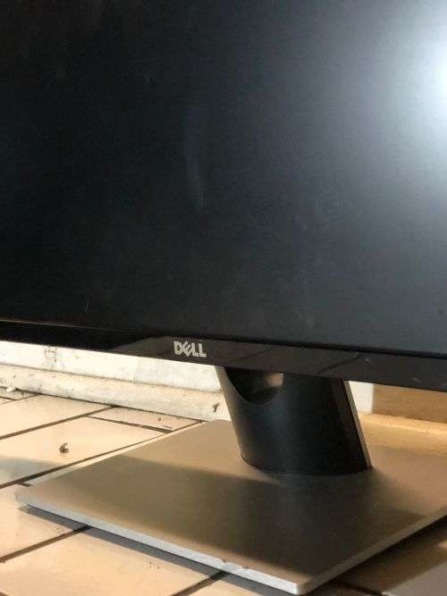 Dell 27 LED Backlit LCD Monitor IPS Full HD 1080p, 1920x1080 at 60 Hz HDMI VGA, Black
