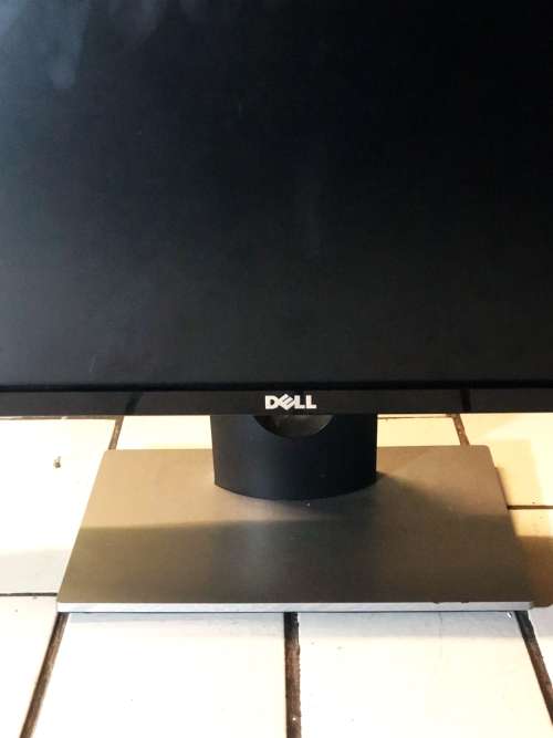 Dell 27 LED Backlit LCD Monitor IPS Full HD 1080p, 1920x1080 at 60 Hz HDMI VGA, Black