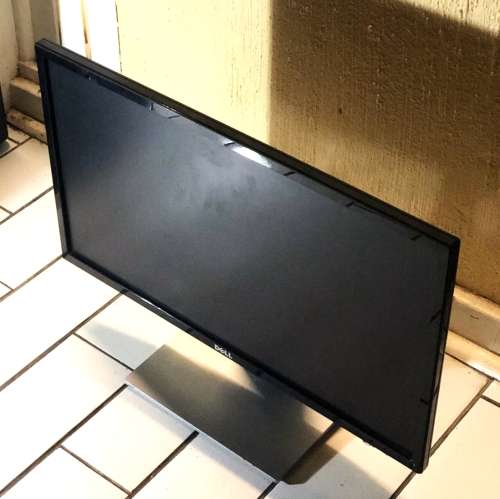 Dell 27 LED Backlit LCD Monitor IPS Full HD 1080p, 1920x1080 at 60 Hz HDMI VGA, Black