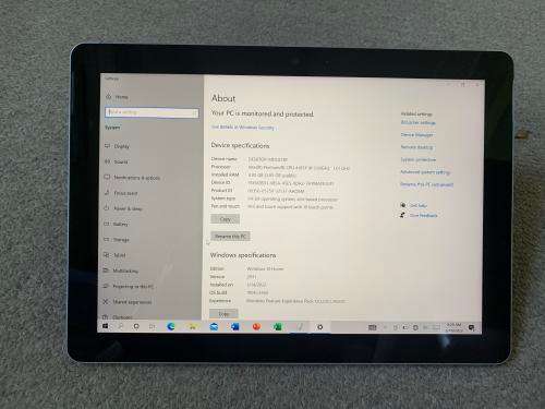 Microsoft Surface GO 1 (2018) 64Gb/4Gb + Black Type Cover + Bamboo Pen + Sleeve
