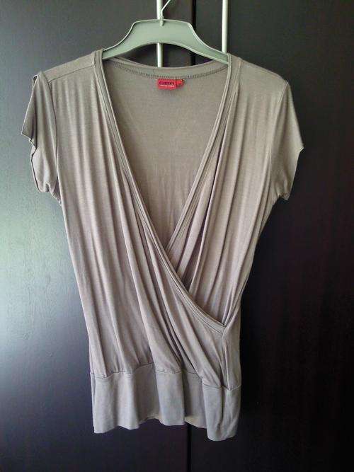 Beautiful Truworths OBR brown top + FREE GIFT - Shipping ONLY R25