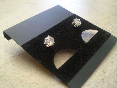 JEWELLERY: BRAND NEW Stunning Cubic Zirconia Stud Earrings - Beautiful!!!