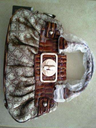 SNAP FRIDAY: 100% BRAND NEW Gorgeous Coffee GUESS HANDBAG - STUNNING!