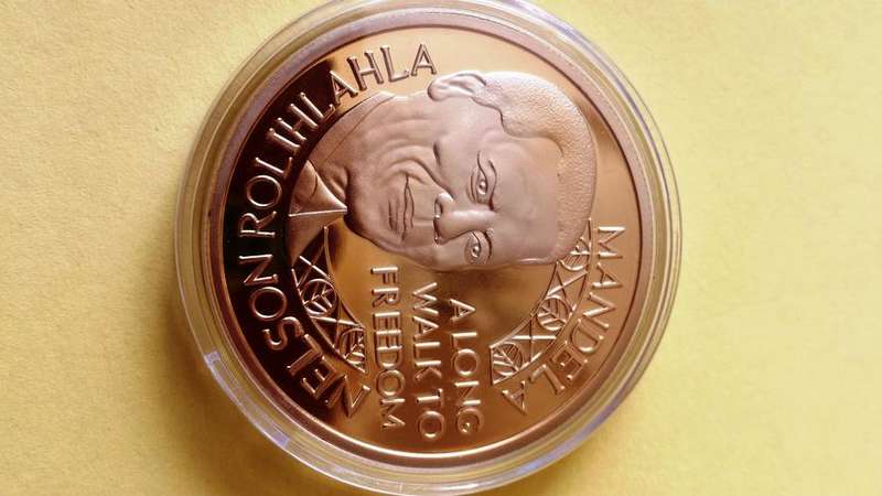 Nelson Mandela Nobel Peace prize winner - 24ct gold plated - LONG WALK TO FREEDOM! Encapsulated.