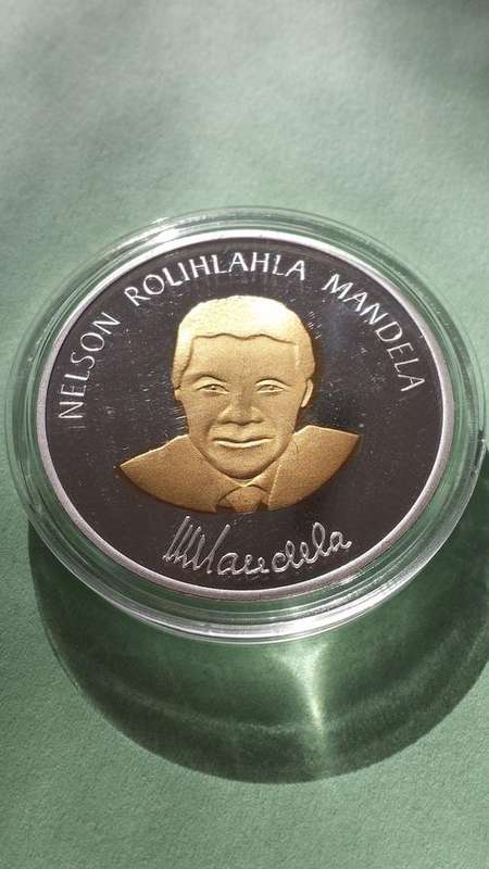 SIGNED NELSON MANDELA GOLD & SILVER CLAD ROBBEN ISLAND - ENCAPSULATED COMMEMORATIVE COLLECTABLE!
