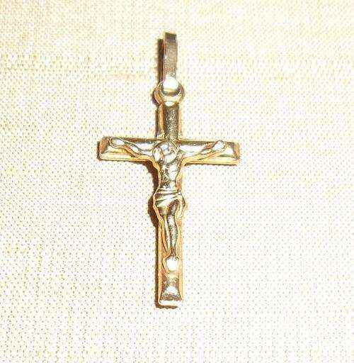 9 CT GOLD CRUCIFIX