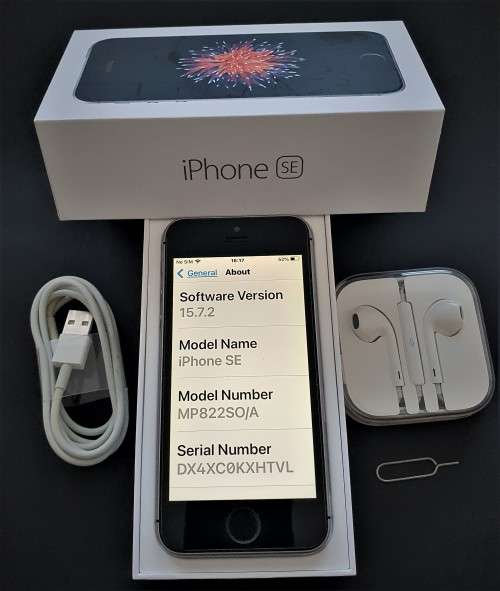 Apple iPhone SE (1st generation } 32GB