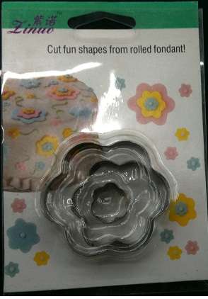 Fondant Daisy  Cut-Outs