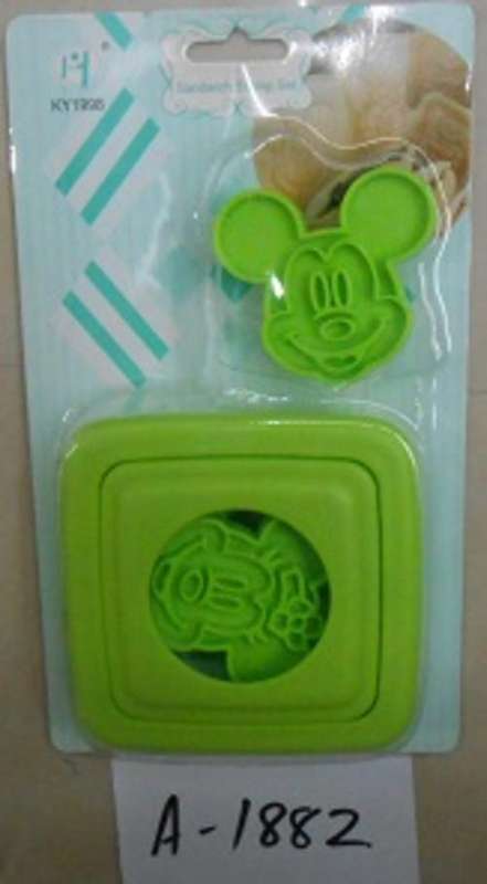 Mickey bread cutter 3pc