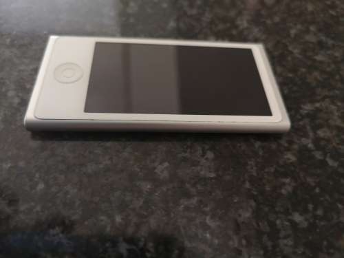 Apple iPod Nano | 7th Generation | 16GB | Silver