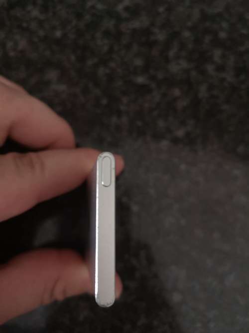 Apple iPod Nano | 7th Generation | 16GB | Silver