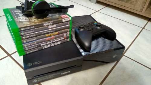 Xbox One (One Terrabyte + 9 Games)
