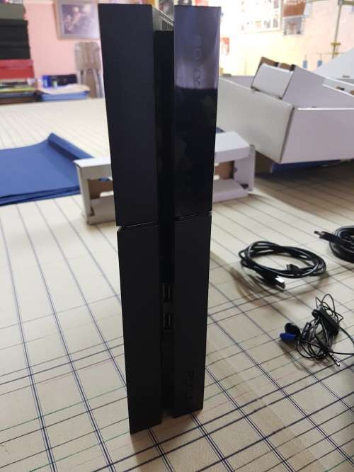 Playstation 4 Console 500GB (Great Condition)