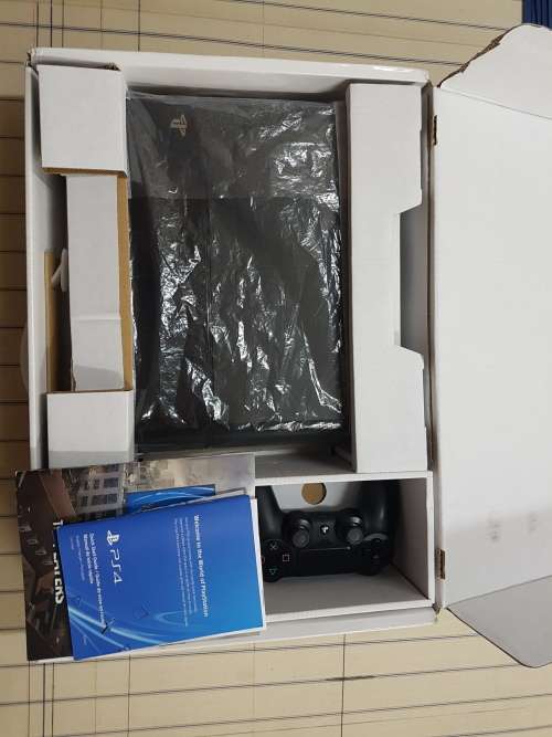 Playstation 4 Console 500GB (Great Condition)