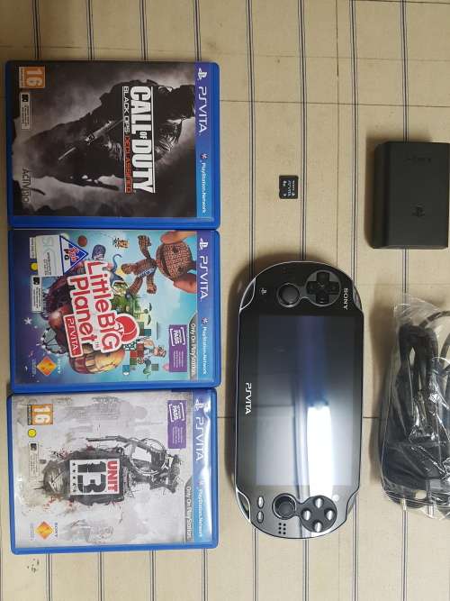 Sony PS Vita wifi Edition and games bundle ( great condition)