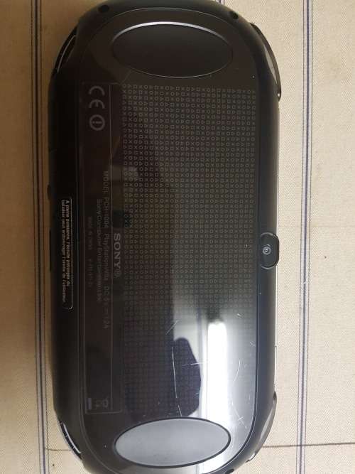 Sony PS Vita wifi Edition and games bundle ( great condition)