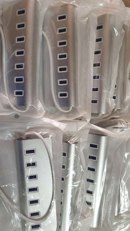 7 Port USB3 hubs with aluminium finish x8 Units (New and sealed please read)