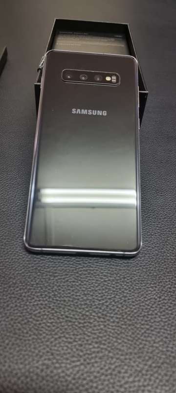 Samsung Galaxy S10+ (Please have a look at pictures and information provided)