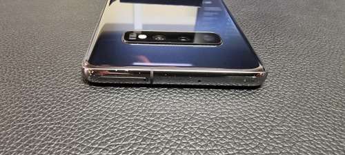 Samsung Galaxy S10+ (Please have a look at pictures and information provided)