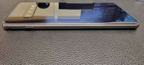 Samsung Galaxy S10+ (Please have a look at pictures and information provided)