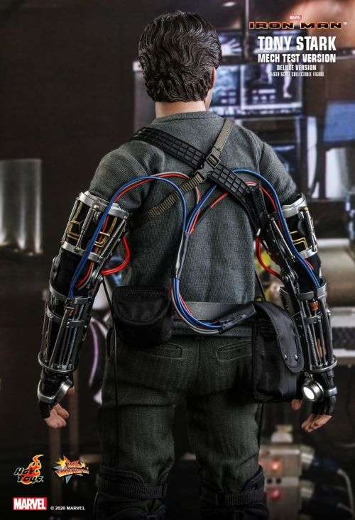 Hot Toys MMS582 Tony Stark Mech Test Deluxe Version