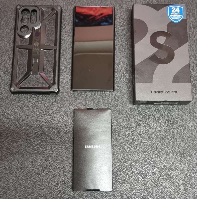 Samsung Galaxy S22 ULTRA + UAG case Boxed (Please have a look at pictures and information provided)