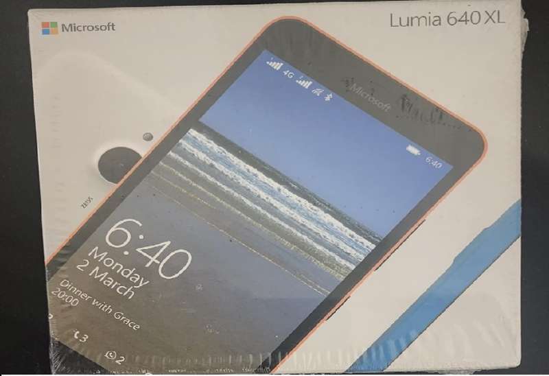 Microsoft Lumia 640 XL Dual sim ***Rare*** **Collectors Item*** *NEW SEALed*