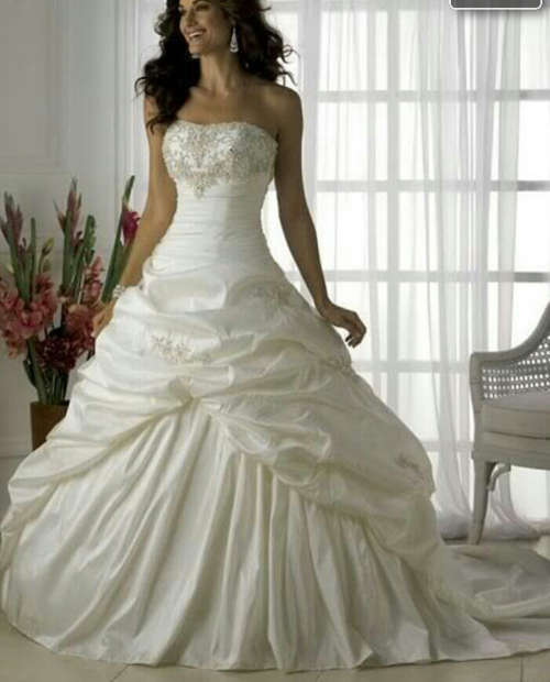 REDUCED!!!Beautiful Ivory Wedding Gown