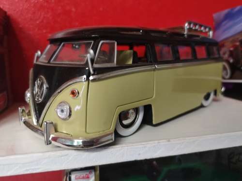 Big lot of diecast scale 1:24 cars