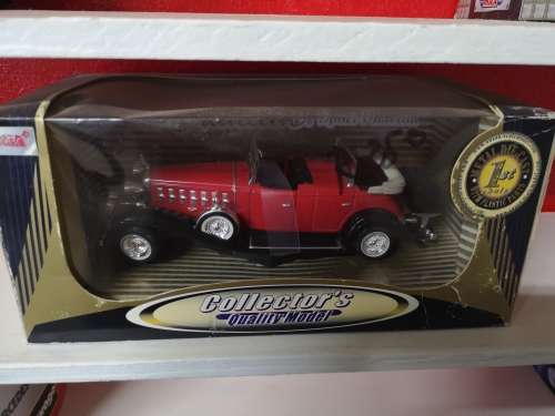 Big lot of diecast scale 1:24 cars