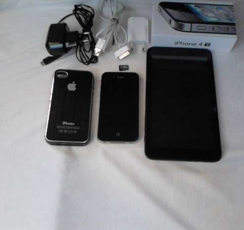 iPhone 4s + Free Vodafone Smart Tab 2 & 64GB SD Card