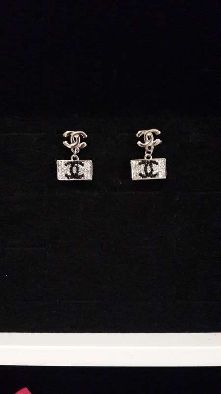 CC CHANEL EARRINGS