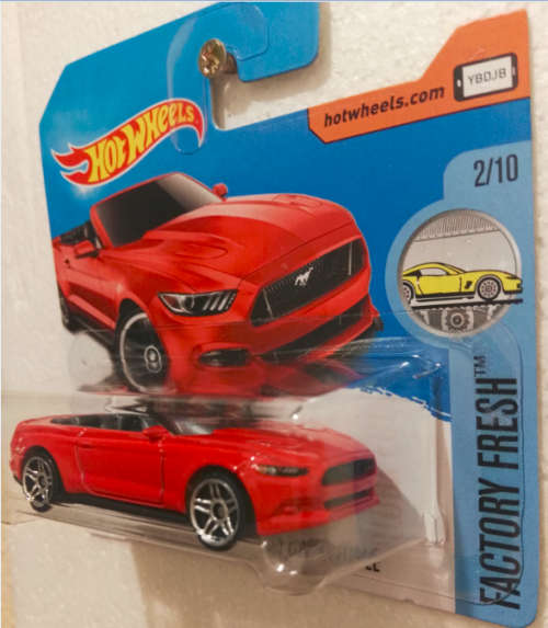 Hot Wheels '15 Ford Mustang GT Convertible 2/10