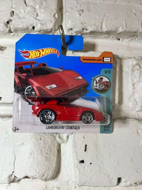 Hot Wheels 1/64 Lamborghini Countach Red Tooned
