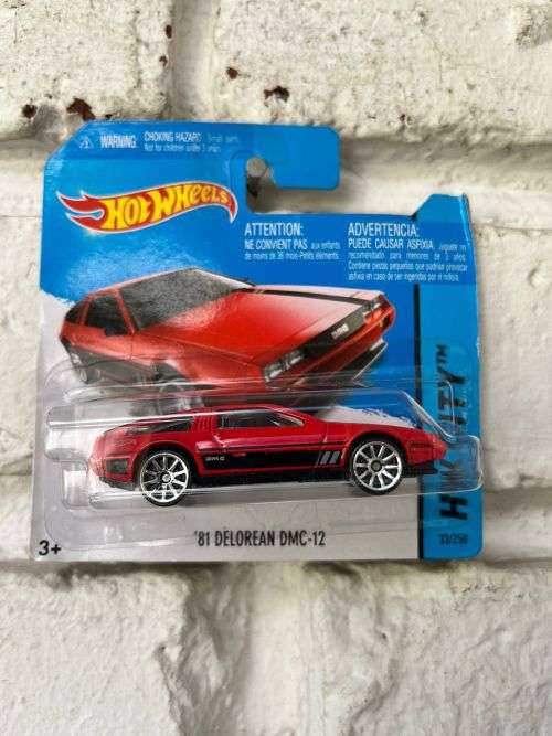 Hot Wheels Delorean DMC-12 Red Card
