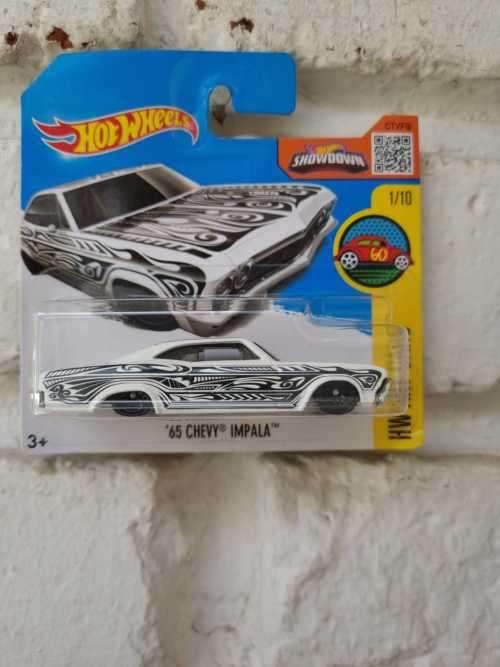 Hot Wheels 1/64 `65 Chevy Impala White