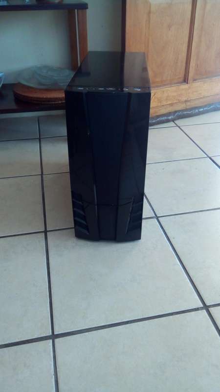 Gaming Tower - Looks like new with 450 Watt Power Supply